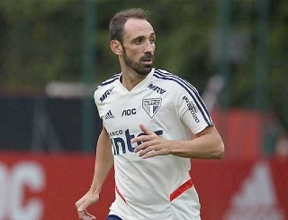 Juanfran em treinamento do São Paulo. Foto: Rubens Chiri/SPFC