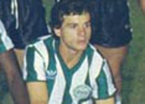 Édson Gonzaga  - Ex-ponta do Coxa e Cruzeiro