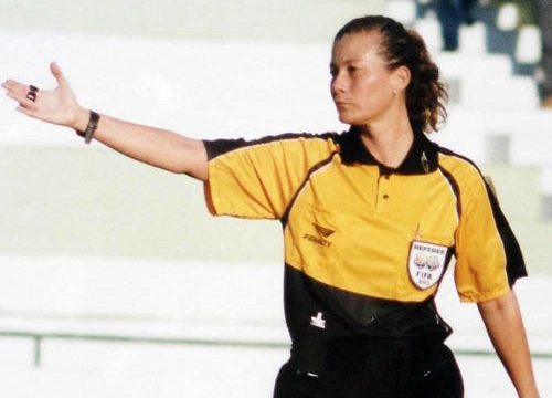 S&iacute;lvia Regina de Oliveira - Ex-&aacute;rbitra de futebol