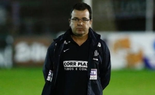 Demitido do Santos, Enderson Moreira é o novo técnico do Atlético-PR