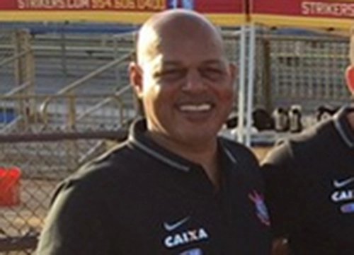 Mauro  - Ex-ponta da Ponte Preta, Palmeiras e Corinthians