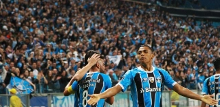 Até pela desvantagem, o Godoy Cruz começou ofensiva e abriu o placar