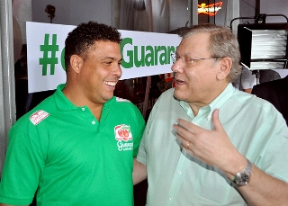 Parab&eacute;ns, Fen&ocirc;meno, 50 anos! Diversos encontros do aniversariante com Milton Neves