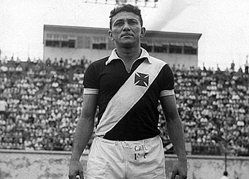 Pacoti  - Ex-centroavante do Vasco da Gama