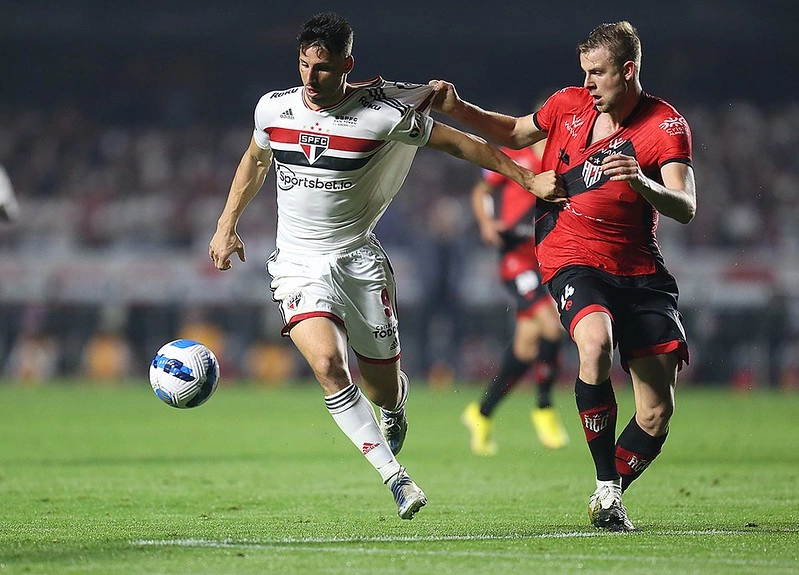 Jogando para voltar ao G8, São Paulo recebe o Atlético-GO; confira as  escalações - Notícias - Terceiro Tempo