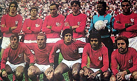 Da esquerda para a direita, em pé: Marinho Peres, Fogueira, Lorico, Calegari, Orlando Gato Preto e Deodoro. Agachados: Ratinho, Samarone, Luizinho, Basílio e Piau