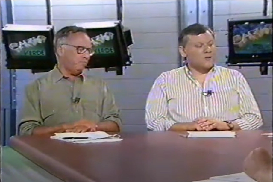 Armando Nogueira e Milton Neves durante o programa Cartão Verde da TV Cultura em 1995, Flavio Prado apresentou o programa que ainda contou com a participação de José Trajano. Foto: Reprodução