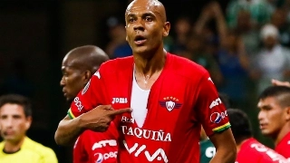 Alex Silva se emociona com classificação de time boliviano