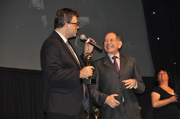 Falando, ao lado de José Silvério, no Troféu Ford Aceesp na noite de 6 de dezembro de 2013, no Esporte Clube Sírio, em São Paulo. Foto: Marcos Júnior/Portal TT