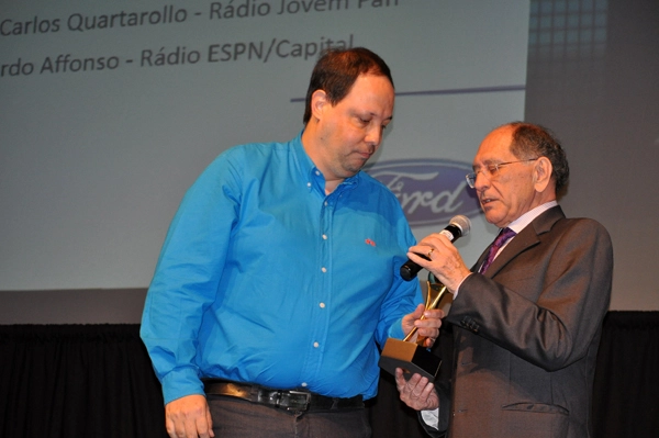 Alexandre Praetzel e José Silvério no Prêmio Ford Aceesp na noite de 6 de dezembro de 2013, no Esporte Clube Sírio, em São Paulo. Foto: Marcos Júnior/Portal TT