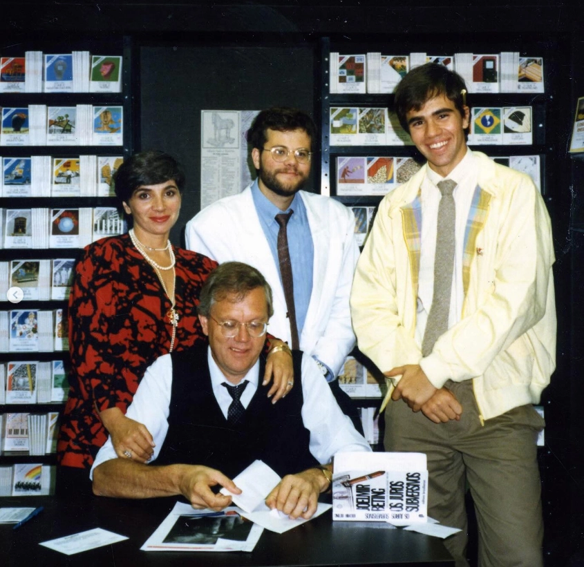 Em 1985, na noite de lançamento de seu livro 