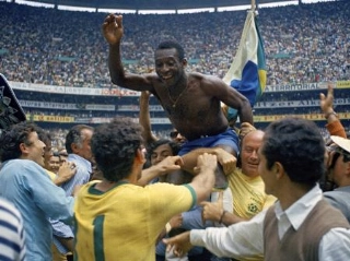 Pelé comemora o tri no México
