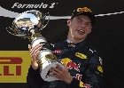 Olhos no retrovisor: Verstappen, que completa 29 anos, venceu primeiro GP na F1 em 2016