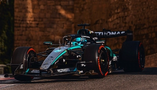 F1: Russell confirma favoritismo para a pole no Azerbaij&atilde;o; Antonelli bate e larga em 16&ordm;