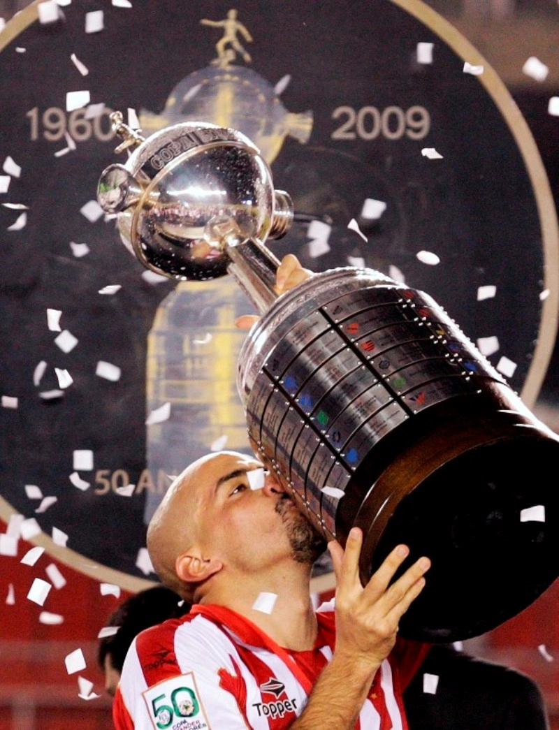 CONMEBOL Libertadores - 🤩🇦🇷 Uma estrela argentina! 🔴 A participação de  Agüero na #Libertadores com a camisa do Club Atlético Independiente, em  2004, antes de ir à Europa defender Atlético de Madrid