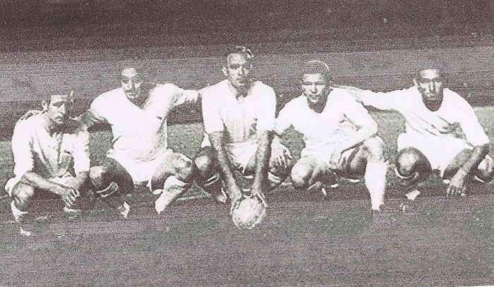 A linha de ataque do Real, em 1958. Da esquerda para a direita: Kopa (franc&ecirc;s que disputou a Copa da Su&eacute;cia, em 1958), Del Sol, Di St&eacute;fano, Puskas e Gento