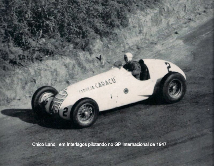 Somente de touca e óculos, Chico Landi em Interlagos no GP Internacional de 1947, patrocinado pela Cerveja Caracu. Foto: Blog do Flavio Gomes