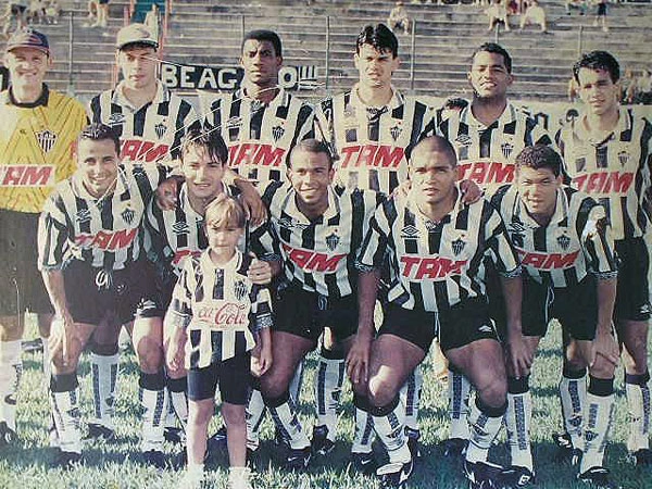 Da esquerda para a direita, em pé: Taffarel, Paulo Roberto Costa, Paulão, Ronaldo, Daniel Franco e Clayton. Agachados: Euller, Doriva, Canela, Silva e Renaldo. Foto enviada por Gilvannewton