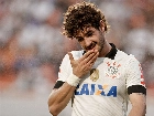 Pato vai jogar por seis meses no Chelsea e Timão economizará R$ 5 milhões