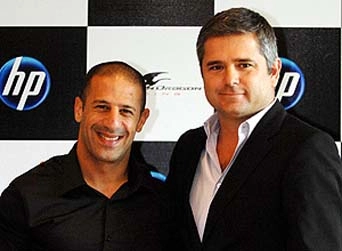 Em 2011, Tony Kanaan e Gil de Ferran. Na ocasião, Tony foi anunciado como piloto da equipe de Gil na Indy, mas o acordo acabou não sendo fechado por falta de patrocínios. Foto: UOL