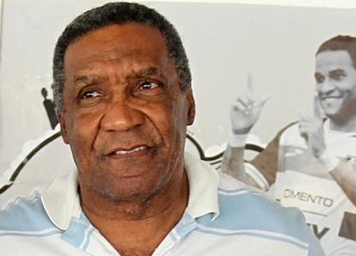 Mazinho  - Ex-centroavante do Santos e Grêmio