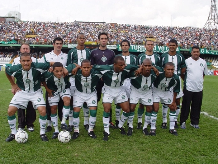 Elenco do Coritiba posa para a tradicional foto. Site Oficial Fernando Prass