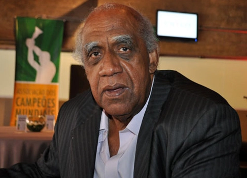 Mengálvio  - Ex-meia do Santos