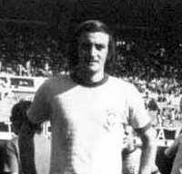Acima, em 1974, jogando pela Seleção Brasileira.