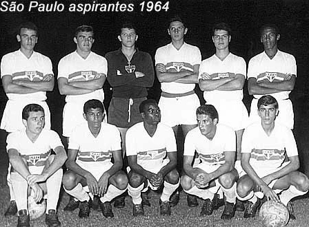 Em pé: Carbone, Penacchio, Élcio, Salvador, Ucha e Santos. Agachados: Alan, Fabinho, Barros, Adíber e Fernandes.