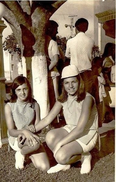 As amigas Yara Gonçalves de Freitas e Lenice, em Muzambinho. Foto: arquivo da família Neves