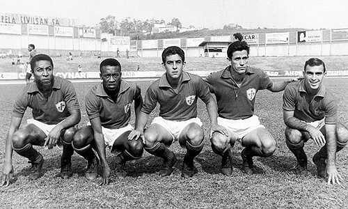 Da esquerda para a direita, em 1965, no estádio do Morumbi: Almir, Ivair, Aloísio Mulato, Nair e Márcio. 