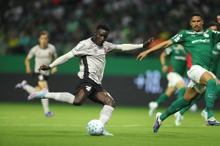 Podendo 'dormir' na lideran&ccedil;a do Brasileiro, Palmeiras encara o Furac&atilde;o em Curitiba; as equipes