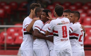 Kardec marca duas vezes e time misto do São Paulo passa fácil pelo Marília