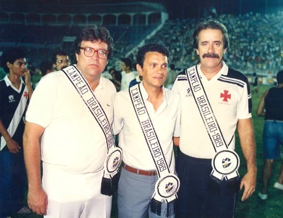 Trio de vascaínos campeões brasileiros de 1989. Da direita para a esquerda Ademar Braga, o técnico Nelsinho Rosa e o doutor Clóvis Munhoz.
