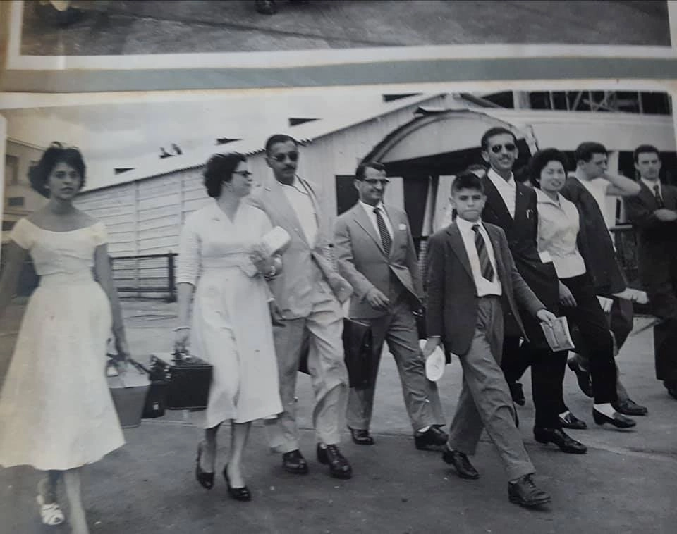 Biriba, à frente, se preparando para mais uma viagem internacional