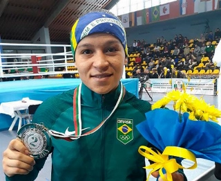 A boxeadora Beatriz Ferreira, grande aposta do esporte para os Jogos de Tóquio, em 2020, ganhou medalha de prata no Torneio da Bulgária. A final foi contra a finlandesa Mira Potkonen