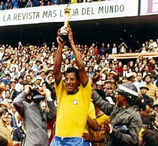 Carlos Alberto Torres é um dos capitães mais emblemáticos da história do Brasil. Foto: Reprodução/Youtube
