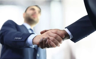 Um jornalista precisa ser um bom vendedor para conseguir empreender