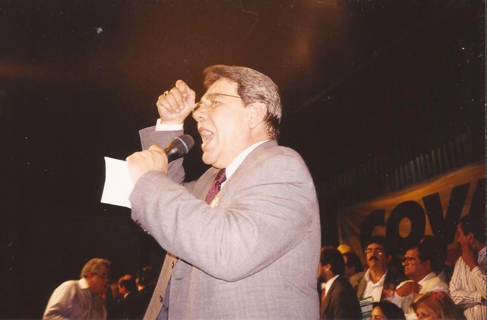 Na década 90, durante campanha eleitoral. Foto: arquivo pessoal de João Leite Neto