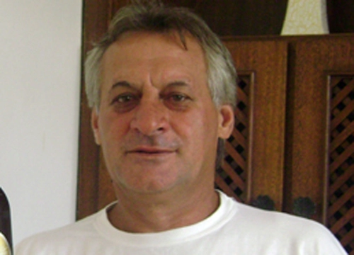 Roberto Biônico  - Ex-atacante do Santos