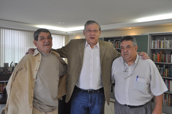 Marcos Barbosa, ex-técnico de futsal, Milton Neves e Sorage, na sala de Milton, na redação do Portal Terceiro Tempo, em 26 de agosto de 2011. Foto: Marcos Júnior/Portal TT