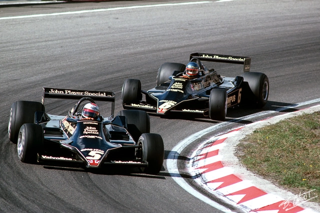 Esta foto demonstra bem o que foi a temporada da F1 em 1978, com o amplo domínio da Lotus. Mario Andretti à frente de Ronnie Peterson, no GP da Holanda, em Zandvoort, na dobradinha da equipe inglesa chefiada por Colin Chapmann. Foto: Divulgação