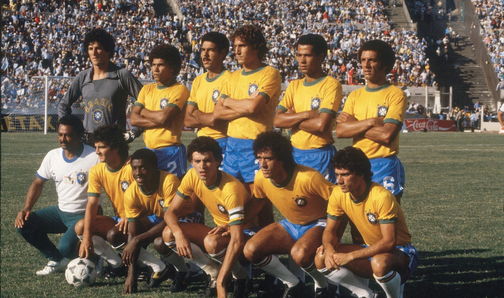 Seleção Brasileira, no Mundialito de 1981. Da esquerda para a direita, em pé: João Leite, Edevaldo, Toninho Cerezo, Oscar, Luizinho e Junior. Agachados: Nocaute Jack, Tita, Paulo Isidoro, Sócrates, Batista e Zé Sérgio