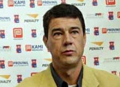 Rog&eacute;rio Perr&ocirc;  - Ex-atacante do Matsubara e atual treinador