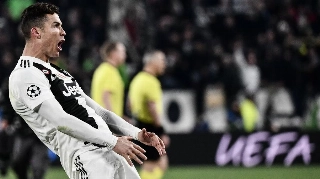 Uefa pune CR7 por repetir gesto de Simeone em jogo da Liga dos Campeões