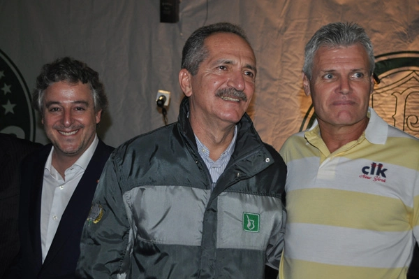 Paulo Nobre, Aldo Rebelo e Reinaldo Xavier na festa que o Palmeiras promoveu para seus ex-jogadores em 20 de setembro de 2013, no Espaço Armazém, na Vila Leopoldina, zona oeste de São Paulo. Foto: Marcos Júnior/Portal TT