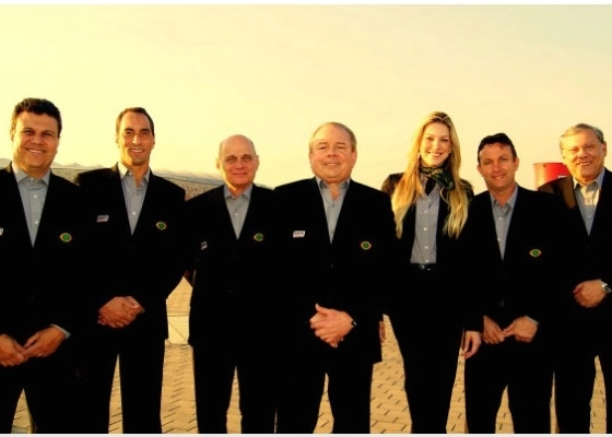 Jornalistas da Band na &Aacute;frica do Sul, para a cobertura da Copa de 2010. Da esquerda para a direita: T&eacute;o Jos&eacute;, Edmundo, Ricardo Boechat, Luciano do Valle, Renata Fan, Neto e Milton Neves