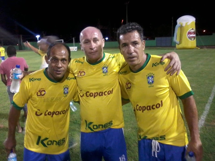 Em 1º de novembro de 2013, na cidade paranaense de Marechal Cândido Rondon, jogo entre a seleção master local e a Seleção Brasileira Master. Vitória da Seleção Brasileira por 6 a 3. Na foto, da esquerda para a direita: João Paulo (ex-Guarani), Pereira (ex-Corinthians) e Careca. Foto enviada por Jorge Júnior