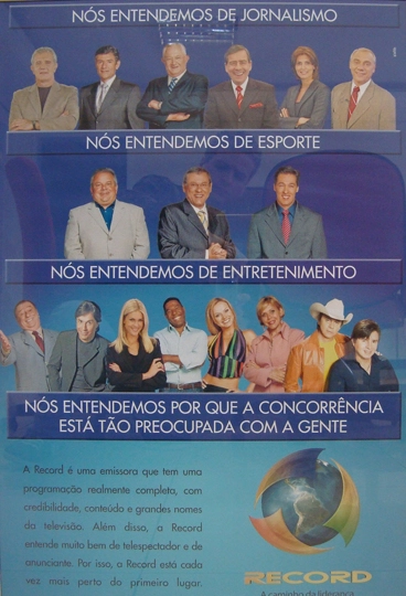 Pela ordem, os integrantes da equipe de jornalismo, acima: Celso Freitas, Rodolfo Gamberini, Boris Casoy, Paulo Henrique Amorim, Janine Borba e Marcelo Rezende. No meio, o trio da equipe esportiva: Luciano do Valle, Milton Neves e Nivaldo Prieto. Abaixo, os integrantes do entretenimento da Record: Raul Gil, Tom Cavalcante, Ana Hickmann, Netinho de Paula, Eliana, Claudete Troiano e a dupla Chitãozinho & Xororó. Arquivo: Milton Neves