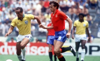Vicente Del Bosque foi mantido assim como Telê Santana após a bela campanha de 1982